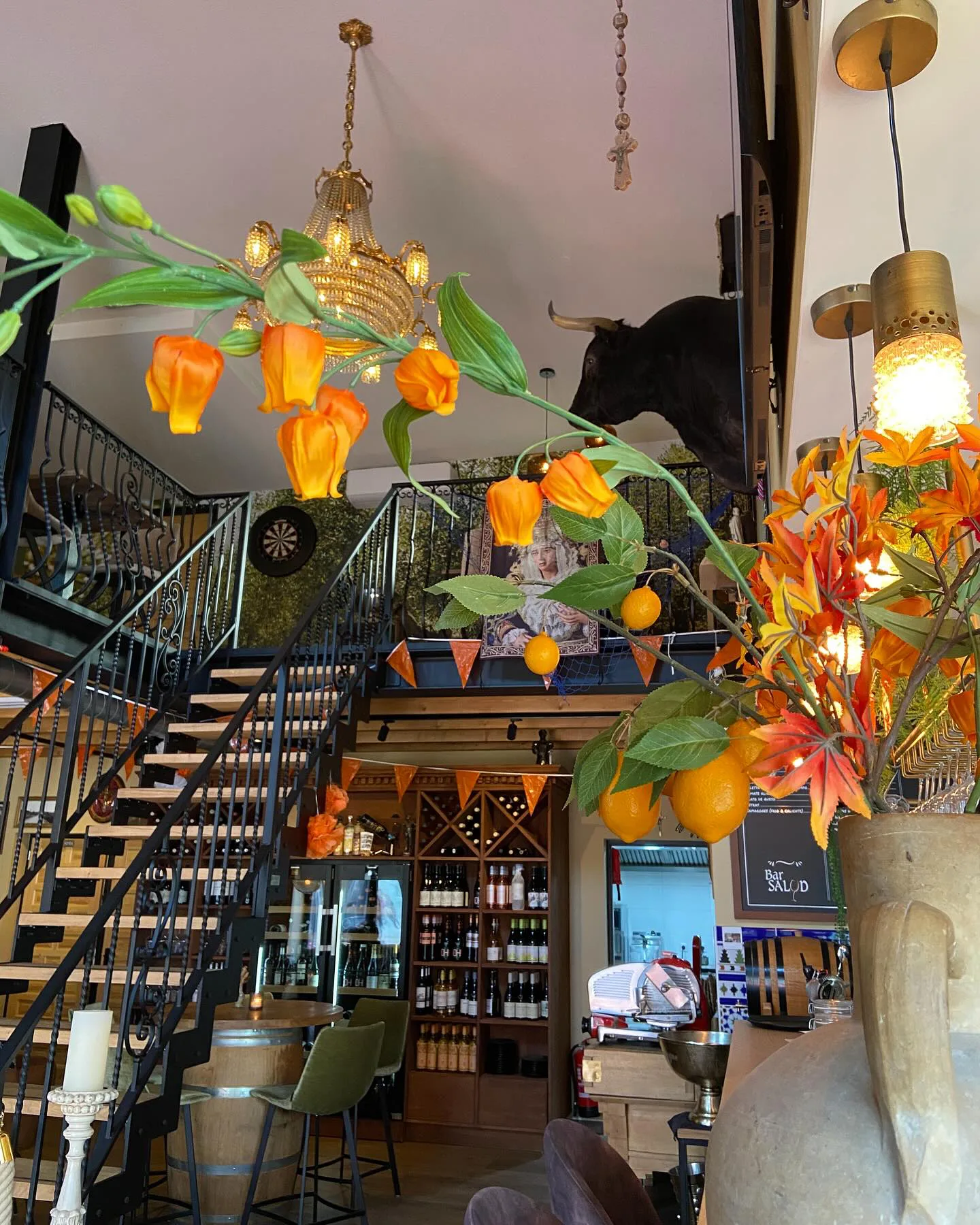 Sfeerimpressie van een feestavond bij Bar Salud